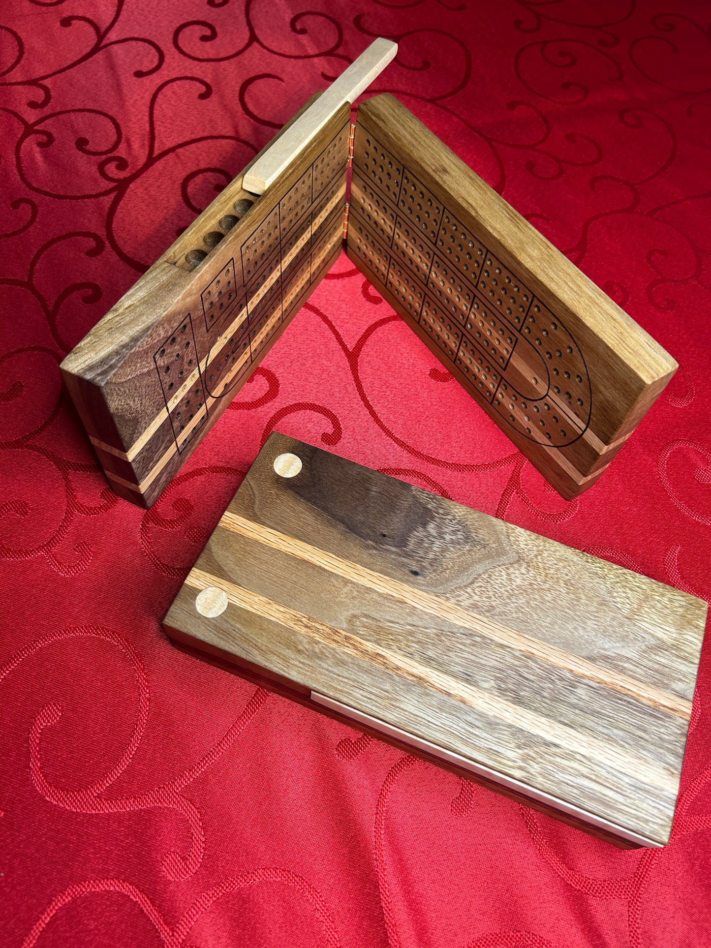Walnut Magnetic Travel Cribbage Board