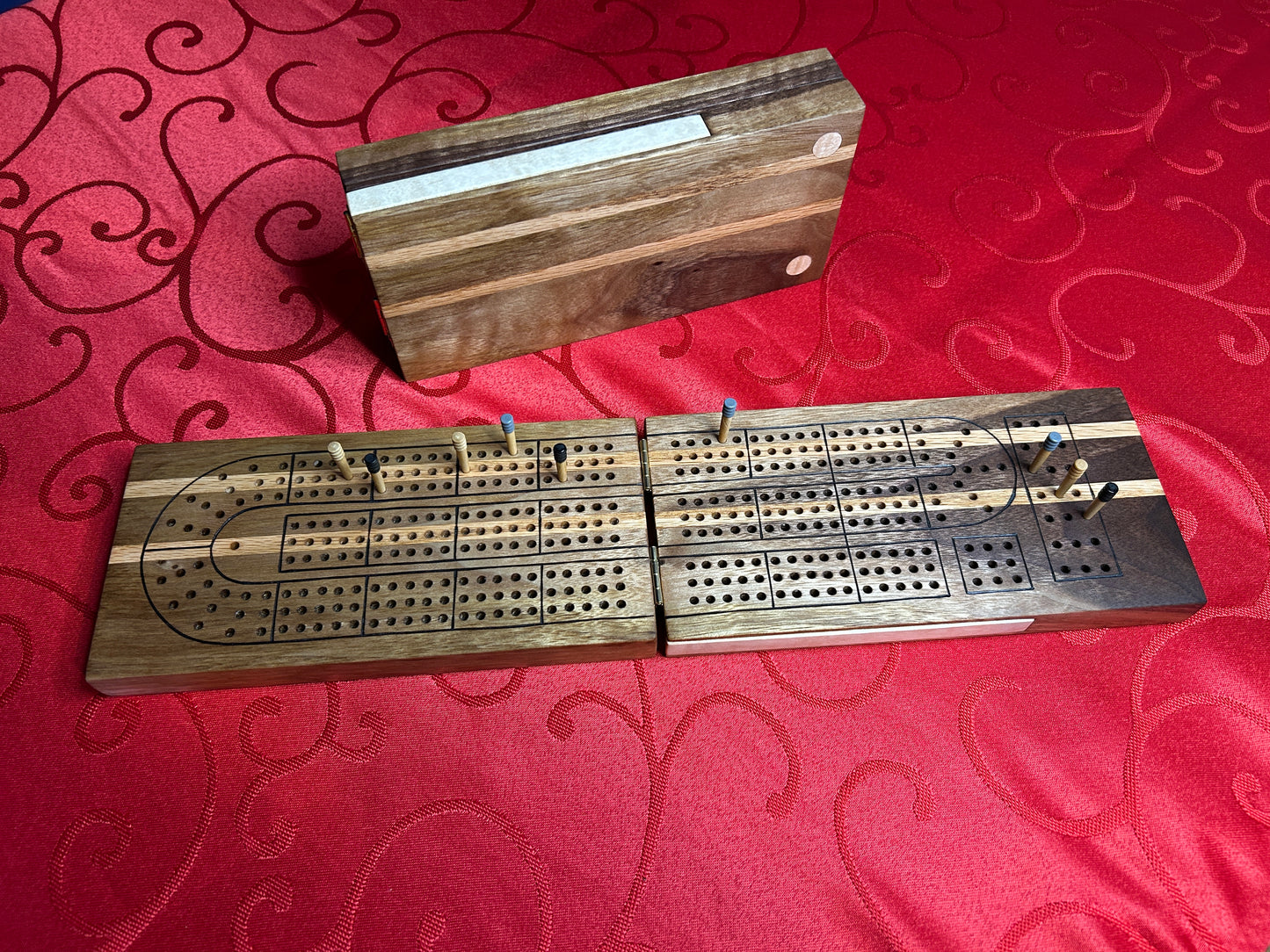 Walnut Magnetic Travel Cribbage Board
